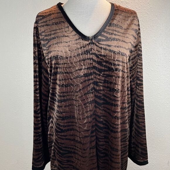 NWT Jasmine Rose Signature Animal Print Robe - Picture 2 of 11